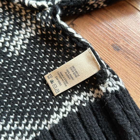 Cropped Sweater with B&W knit print - Picture 4 of 5